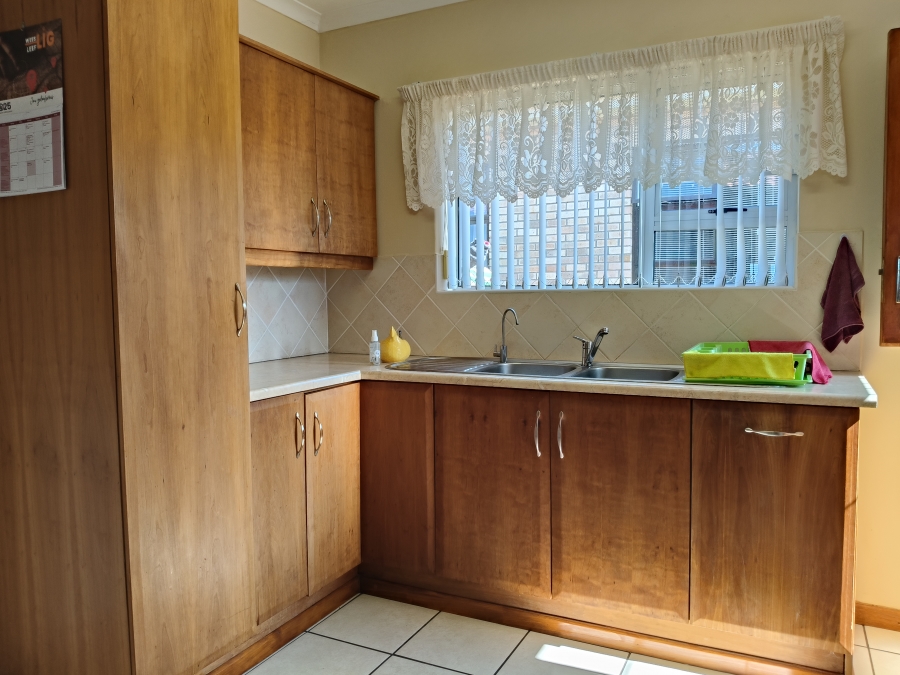 3 Bedroom Property for Sale in Wavecrest Eastern Cape